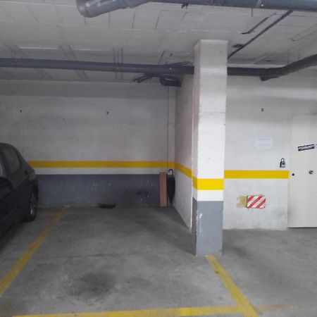 Galindo Center Premium Suites, Free Parking Seville Luaran gambar