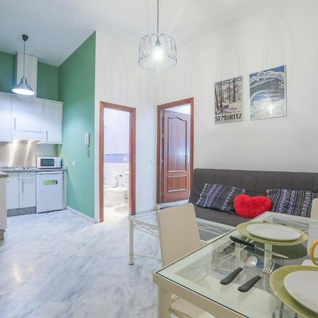 Galindo Center Premium Suites, Free Parking Seville Luaran gambar