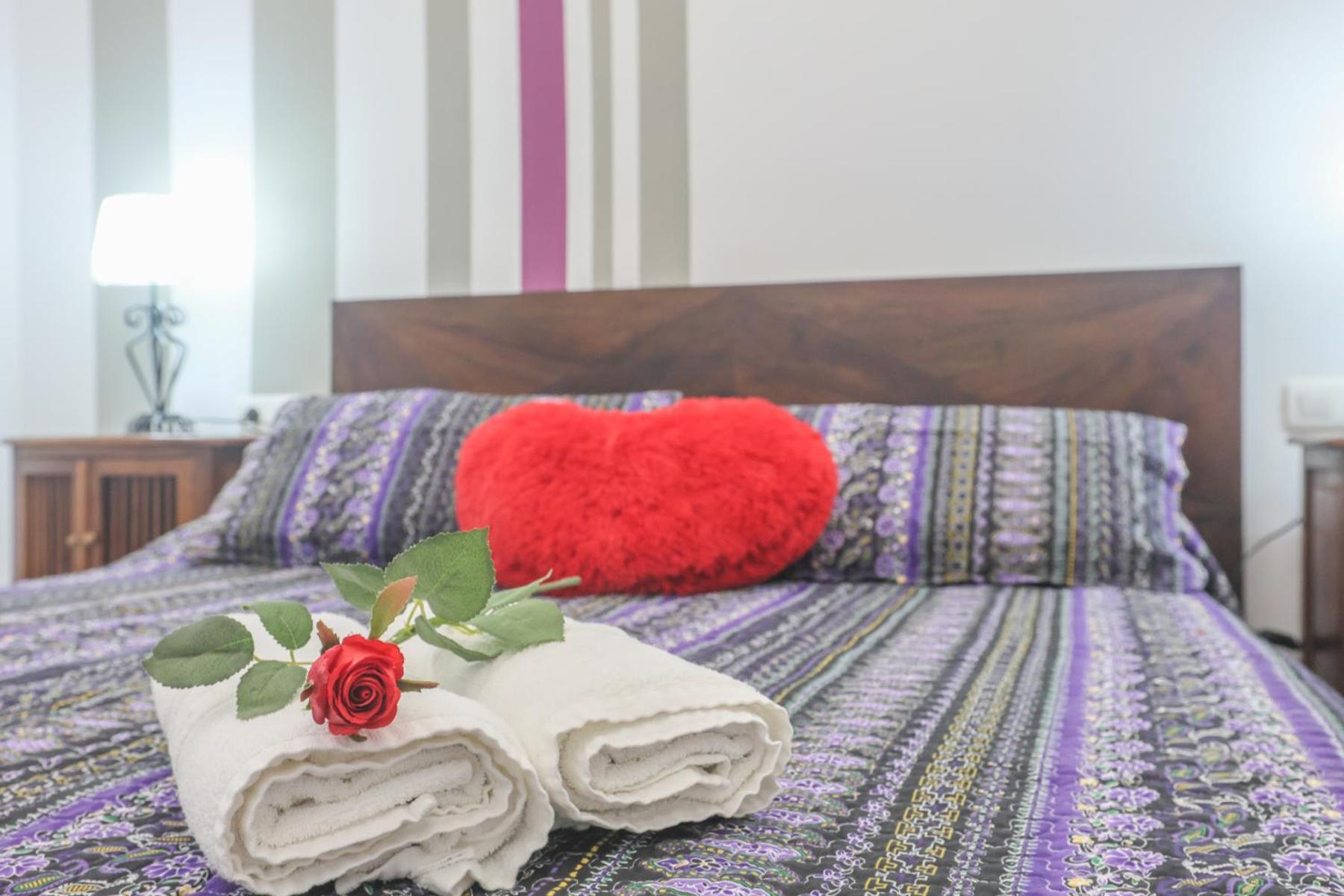 Galindo Center Premium Suites, Free Parking Seville Luaran gambar
