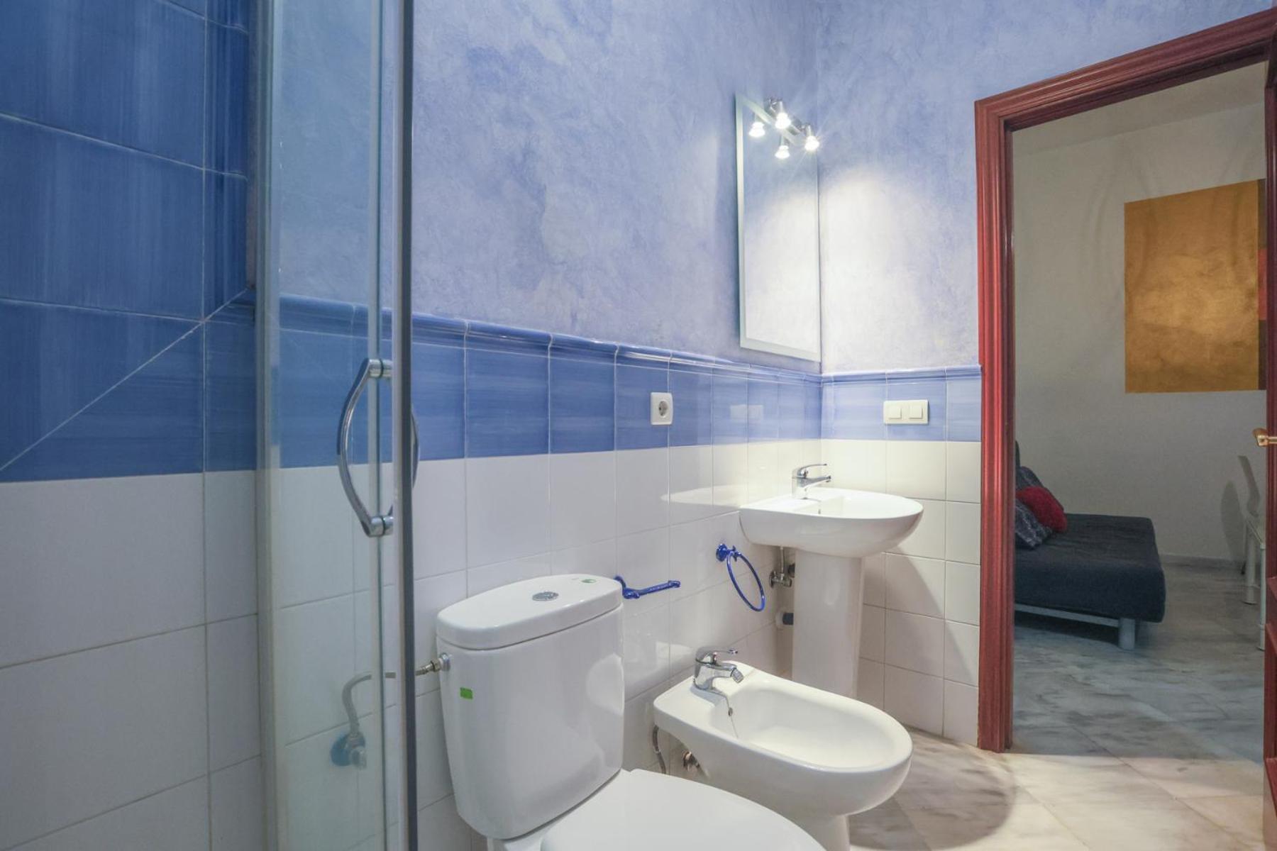Galindo Center Premium Suites, Free Parking Seville Luaran gambar