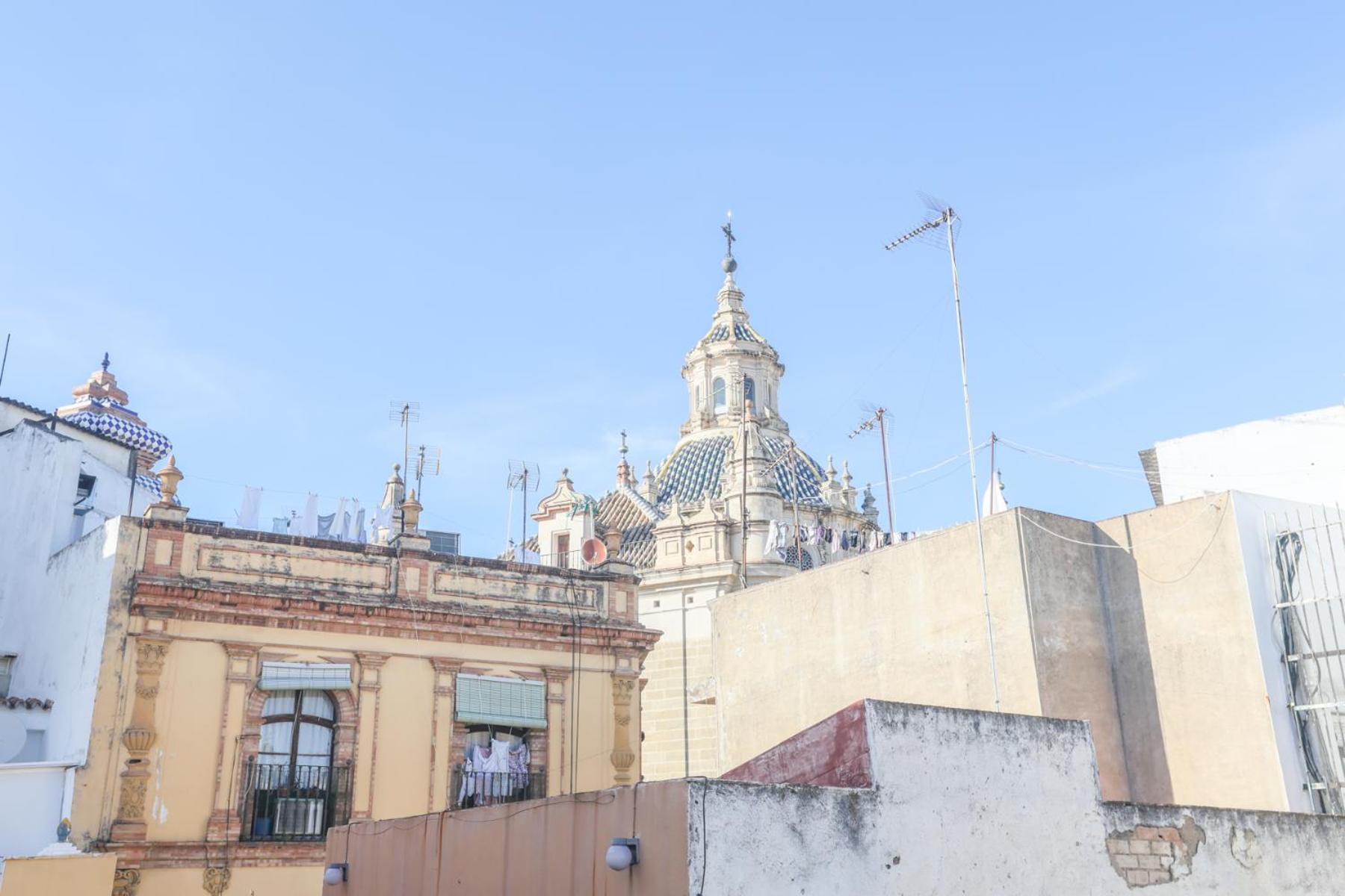 Galindo Center Premium Suites, Free Parking Seville Luaran gambar