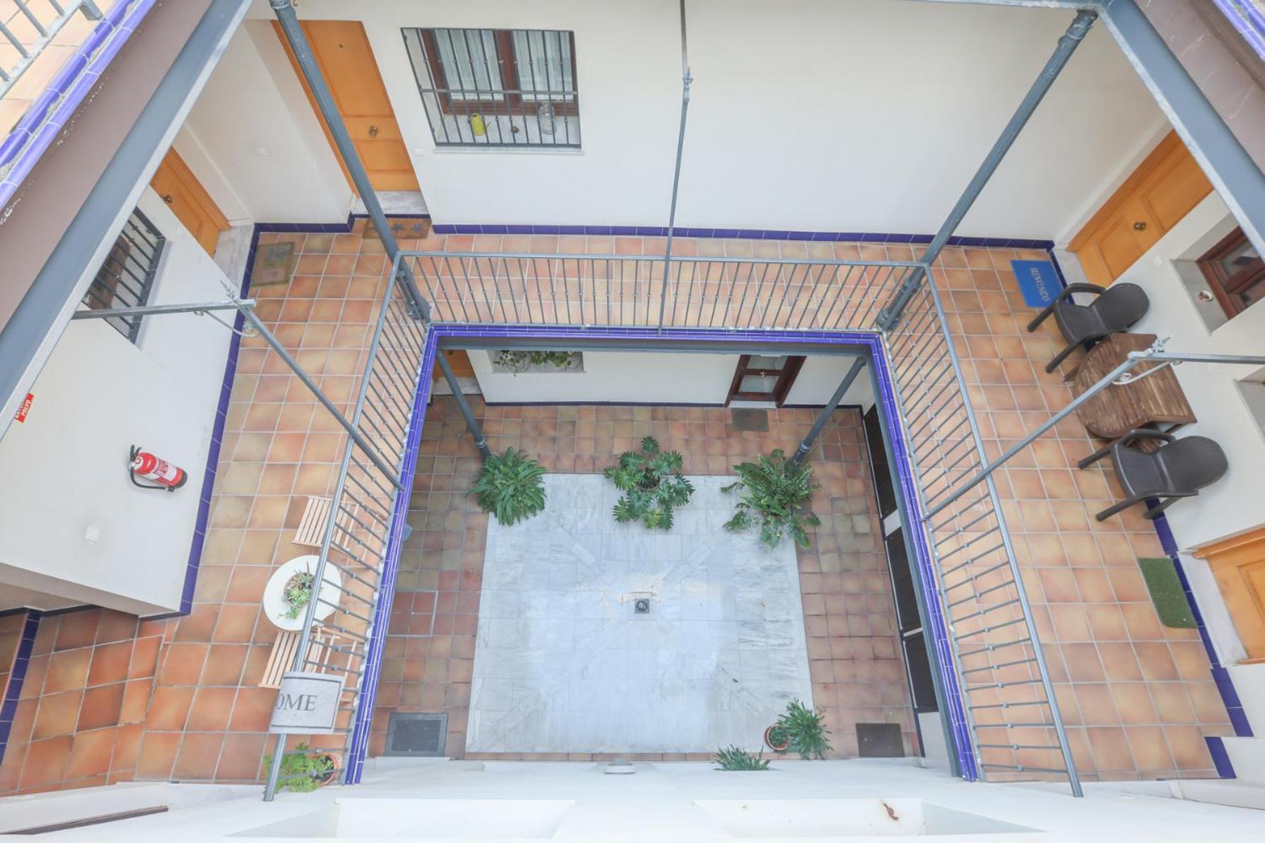 Galindo Center Premium Suites, Free Parking Seville Luaran gambar